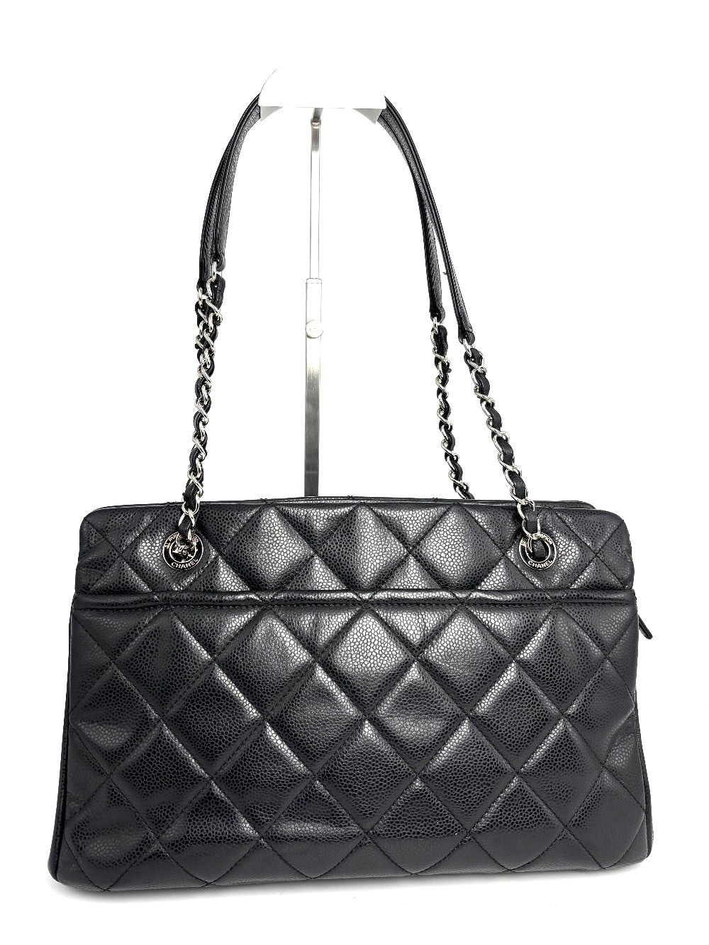 Preowned. Chanel CC Black Quilted Caviar Medium Shopping Tote Bag SHW. 17672225|12393
