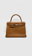 Preowned. Hermes Kelly 28 Gold Togo PHW. Square PN32|15639