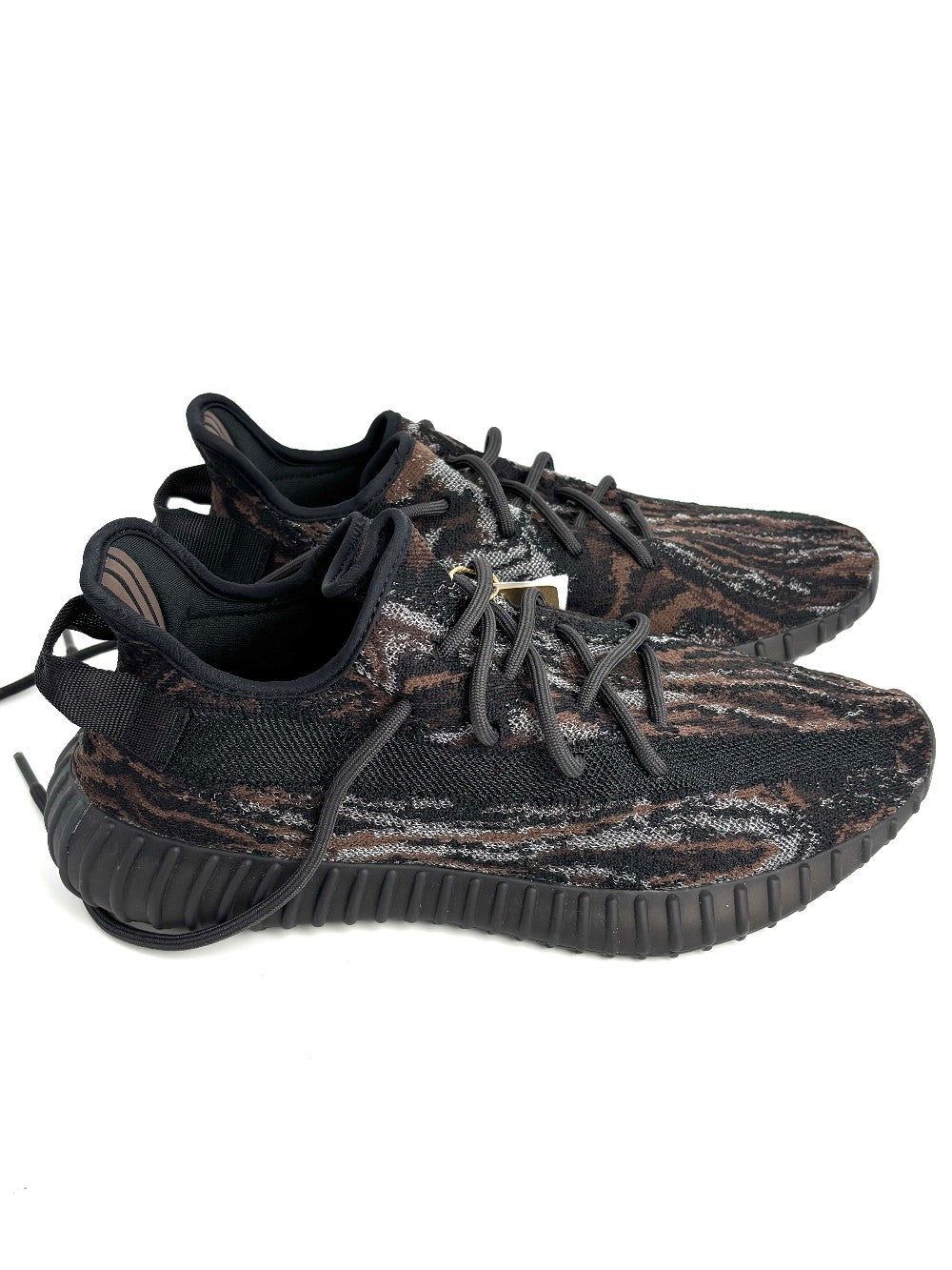 Brand New. Yeezy Boost Sneakers Black. 10|12627