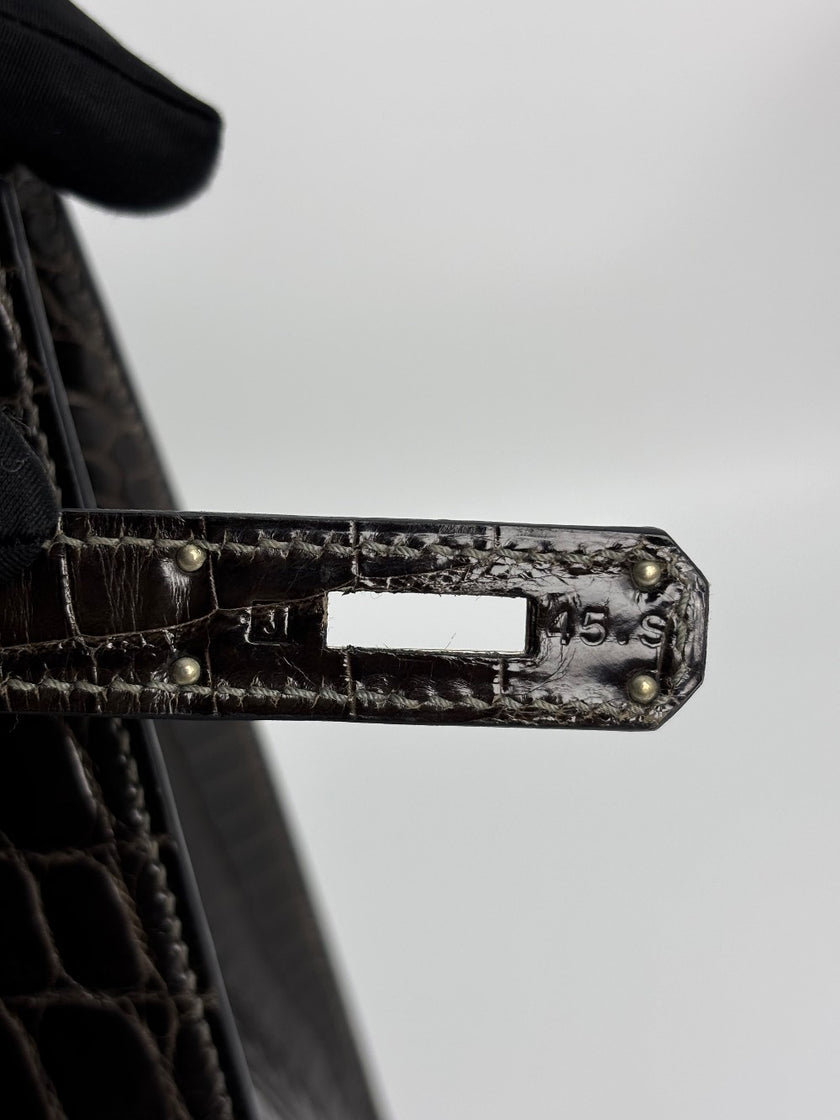 [SALE] Preowned. Hermes Kelly 28 Croc Gris Fonce. J45S|3371