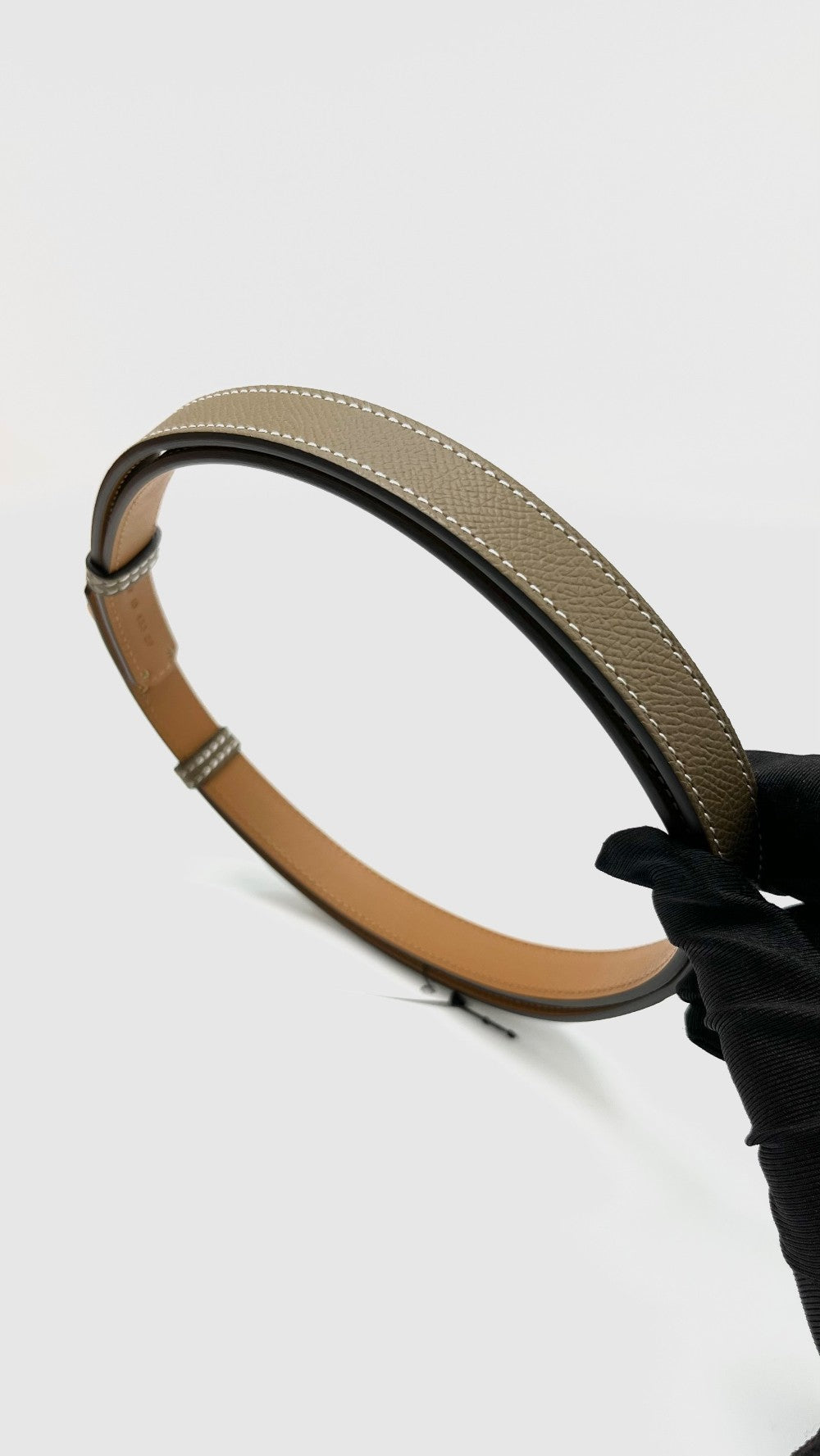 Brand New. Hermes Kelly Belt Etoupe RGHW. WID450CF|10133