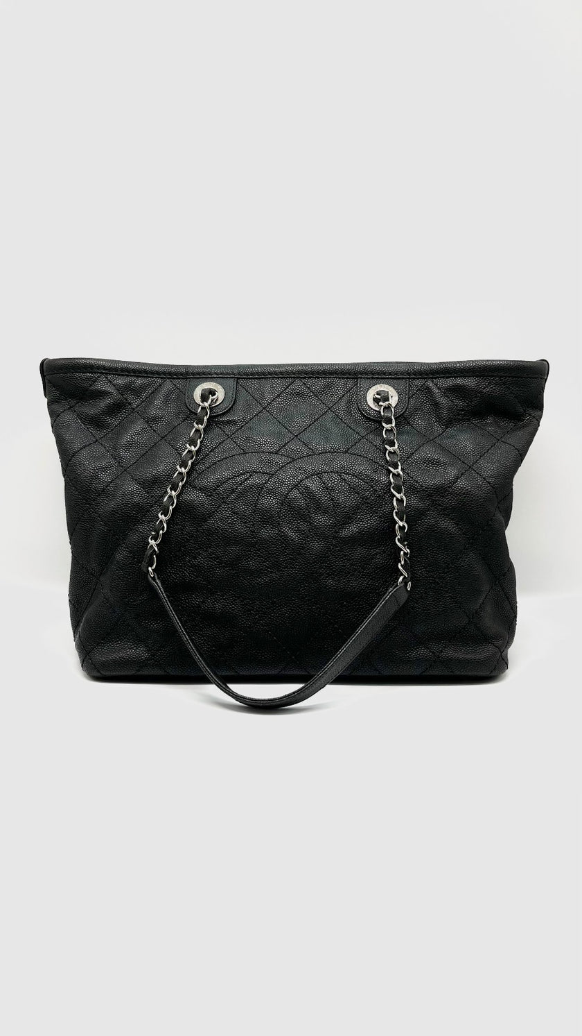 Preowned. Chanel CC Quilted Tote Bag Black Caviar. 20869935|9868