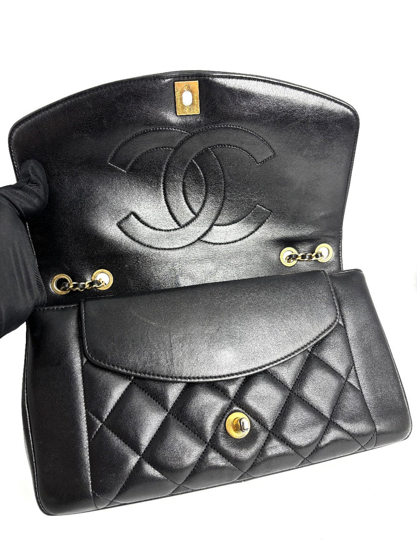 Preowned. Chanel Seasonal Flap Black GHW. 20734928|4134
