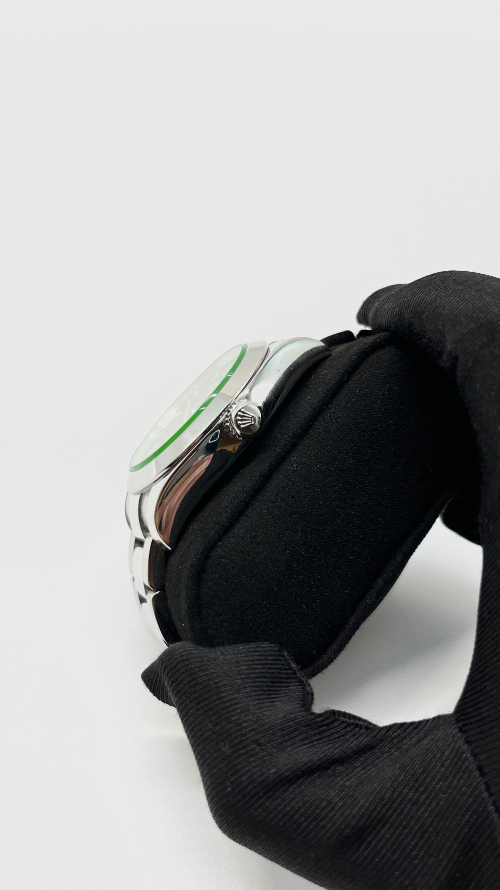 Preowned. Rolex Milgauss Black Dial Oyster Bracelet All Steel 40MM 11.5 Links 2018|14401