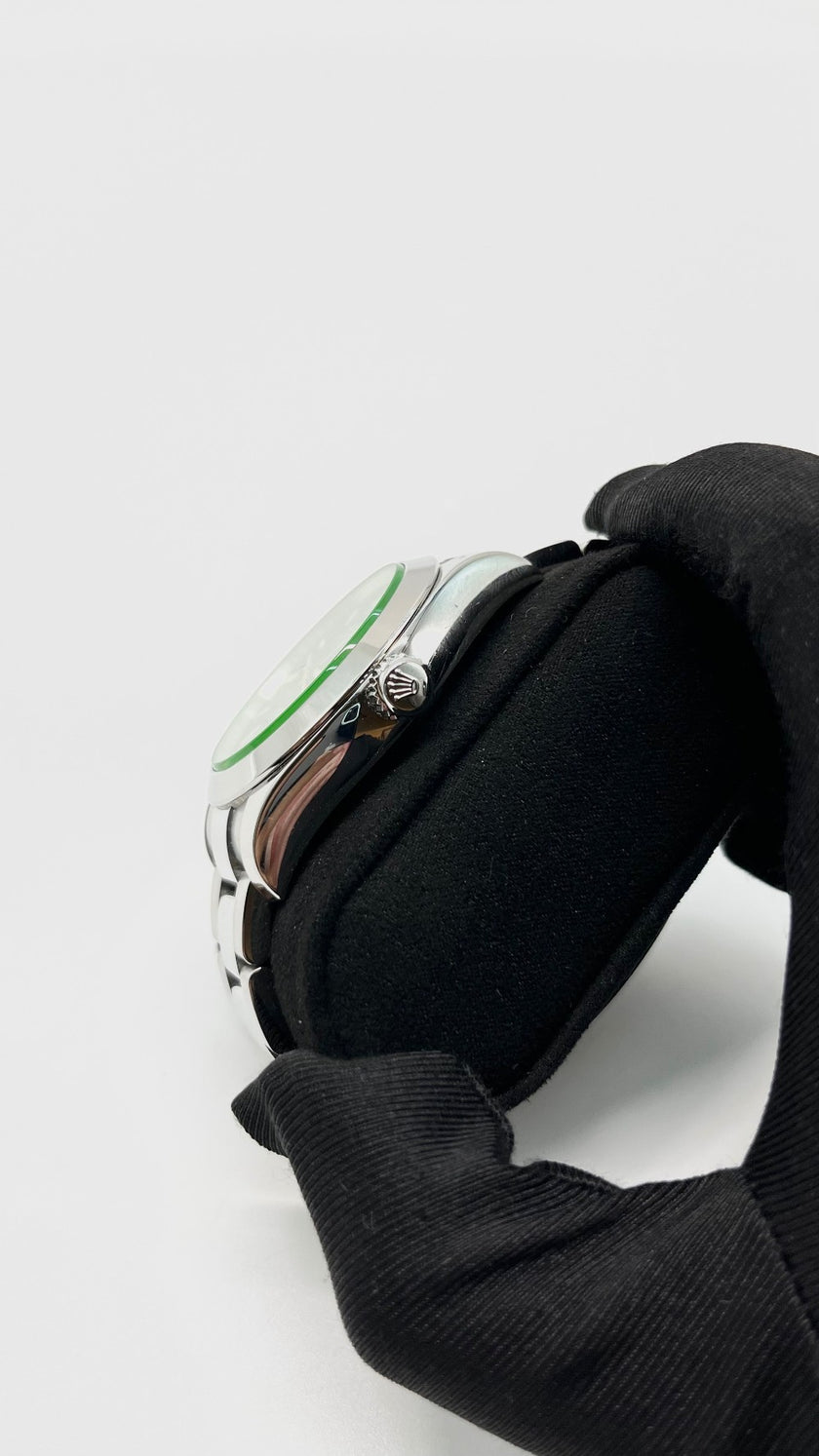 Preowned. Rolex Milgauss Black Dial Oyster Bracelet All Steel 40MM 11.5 Links 2018|14401