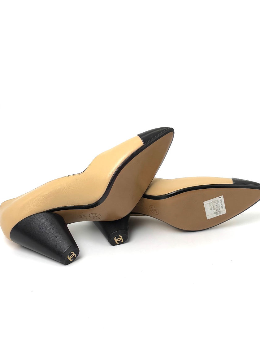 Brand New. Chanel Heel Beige Black Heel. 36|7678