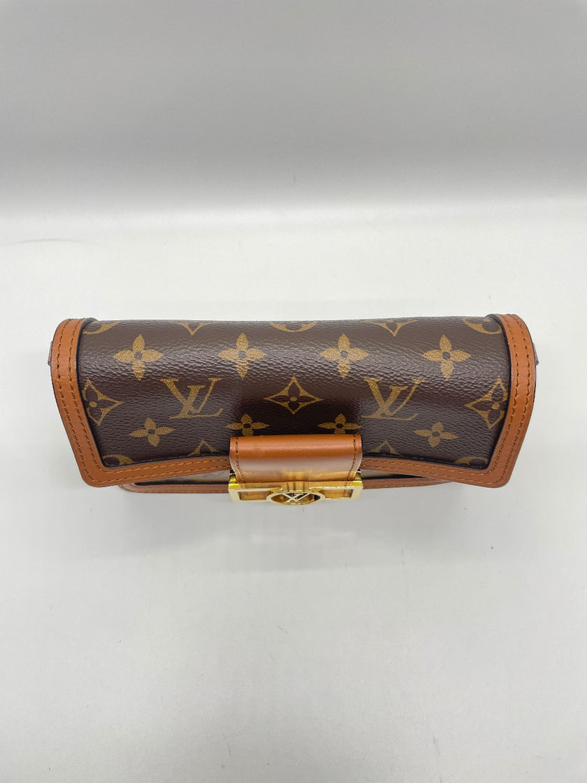 Preowned. LV Dauphine Chain Wallet Monogram And Monogram Reverse|13432
