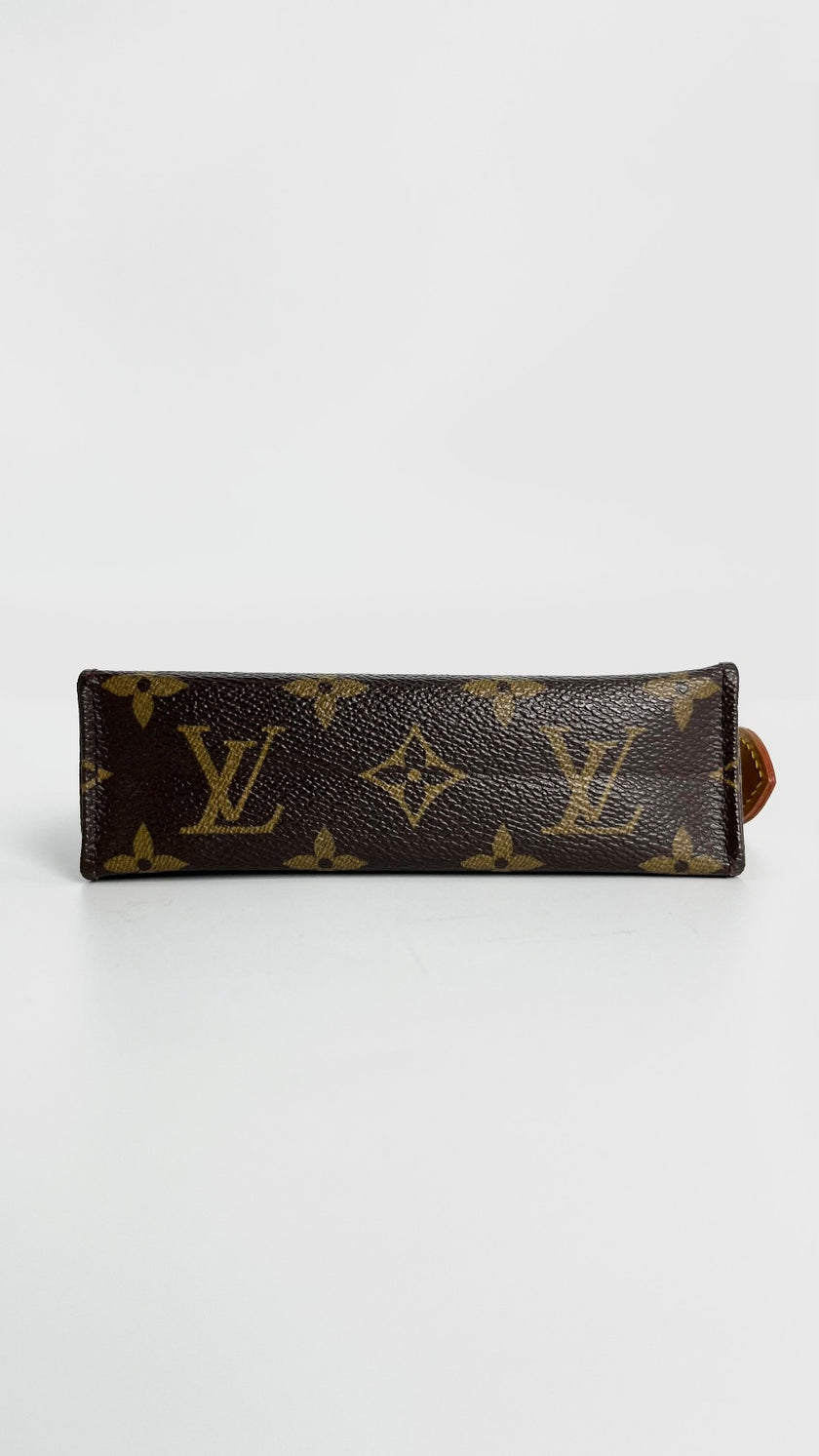 Preowned. LV Toiletry Pouch Mono. DU0026|4686