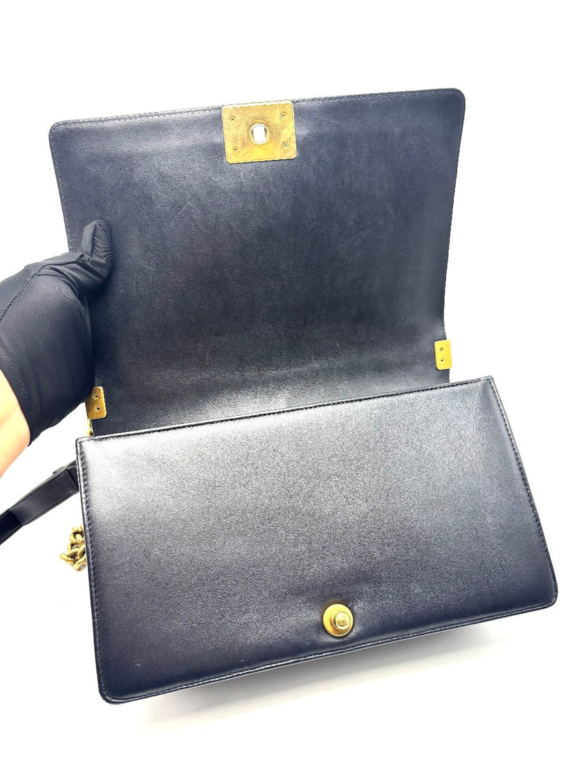 Preowned. Chanel Leboy New Medium Black Lambskin GHW. 21698415|17077