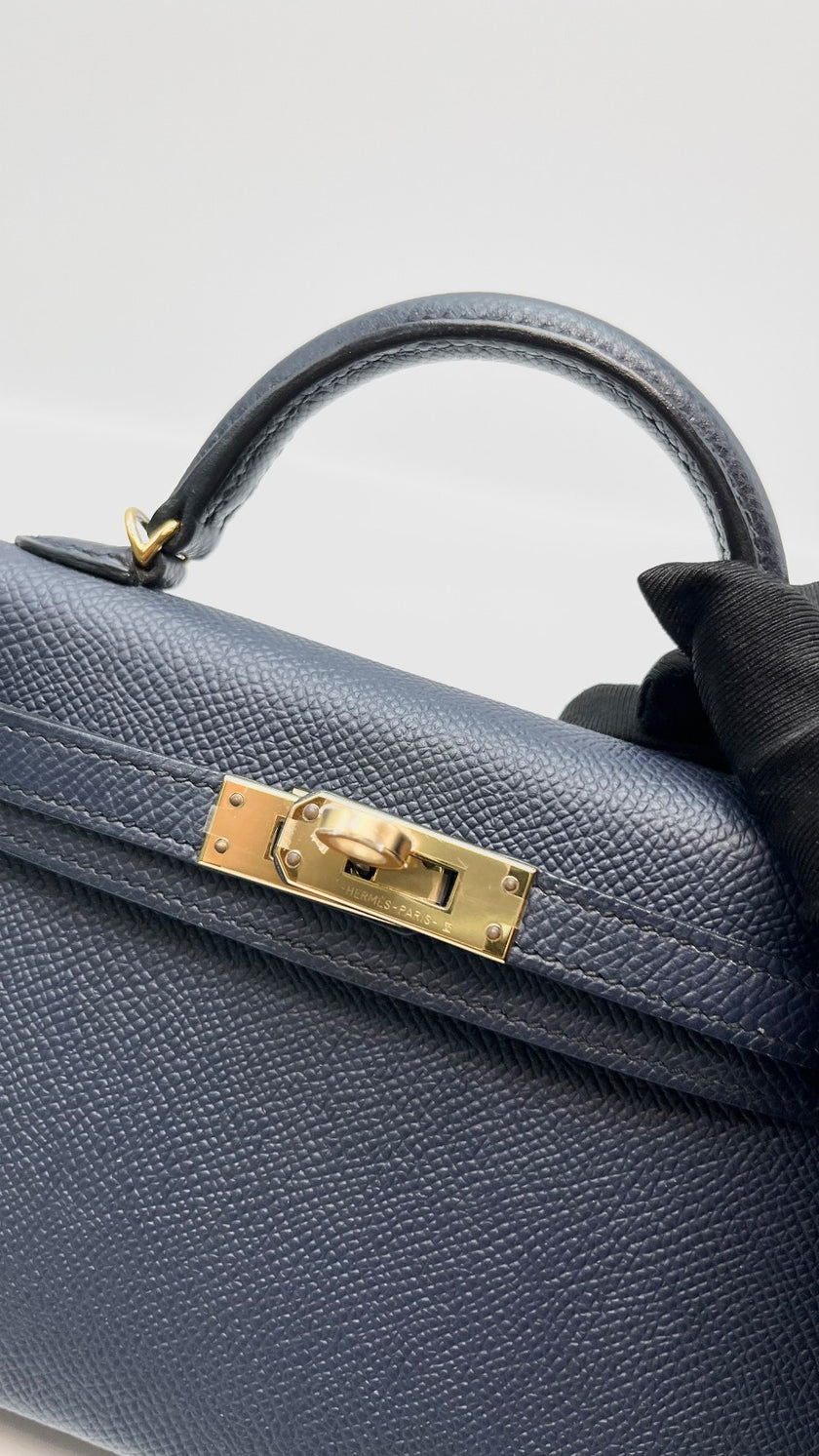 Preowned. Hermes Mini Kelly Blue Obscure Epsom GHW. AIS031MG|16119