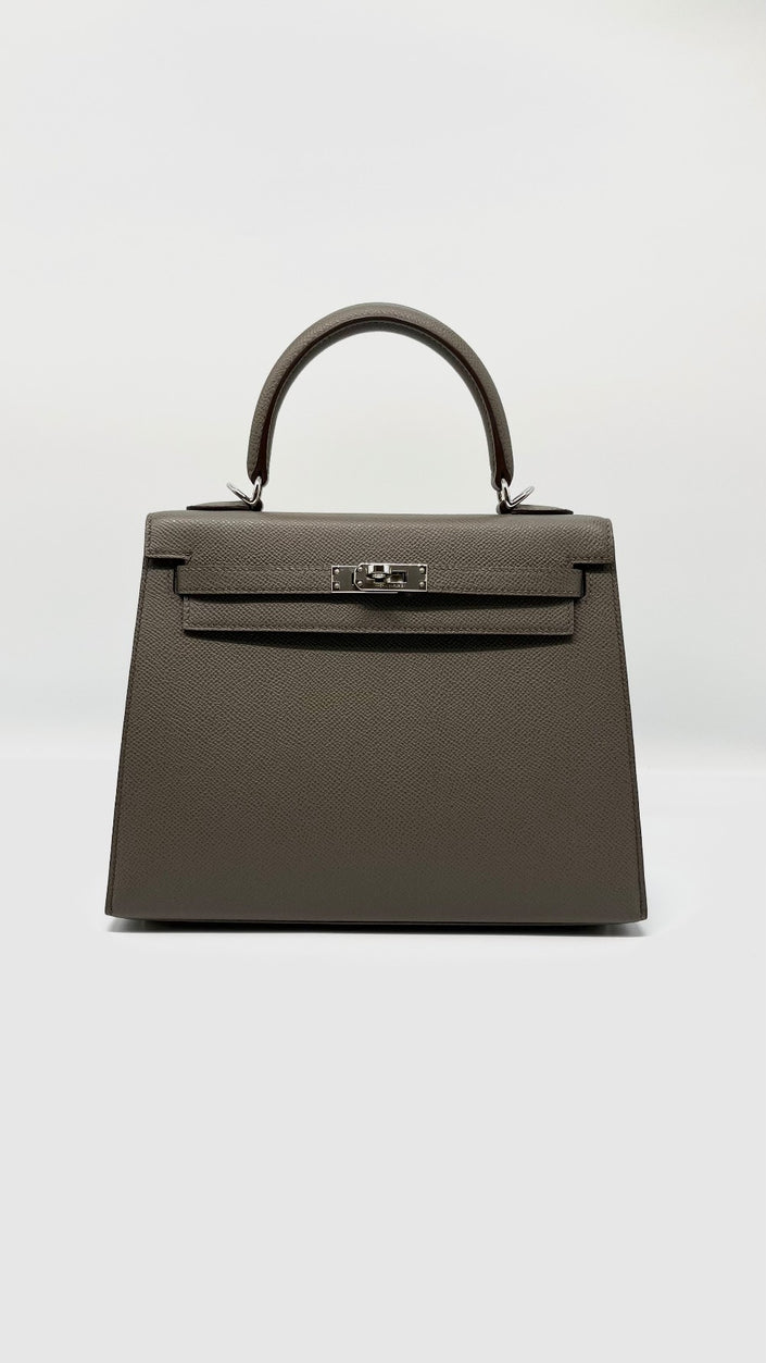 Brand New. Hermes Kelly 25 Etain Epsom Sellier PHW. UNS433AF|6501