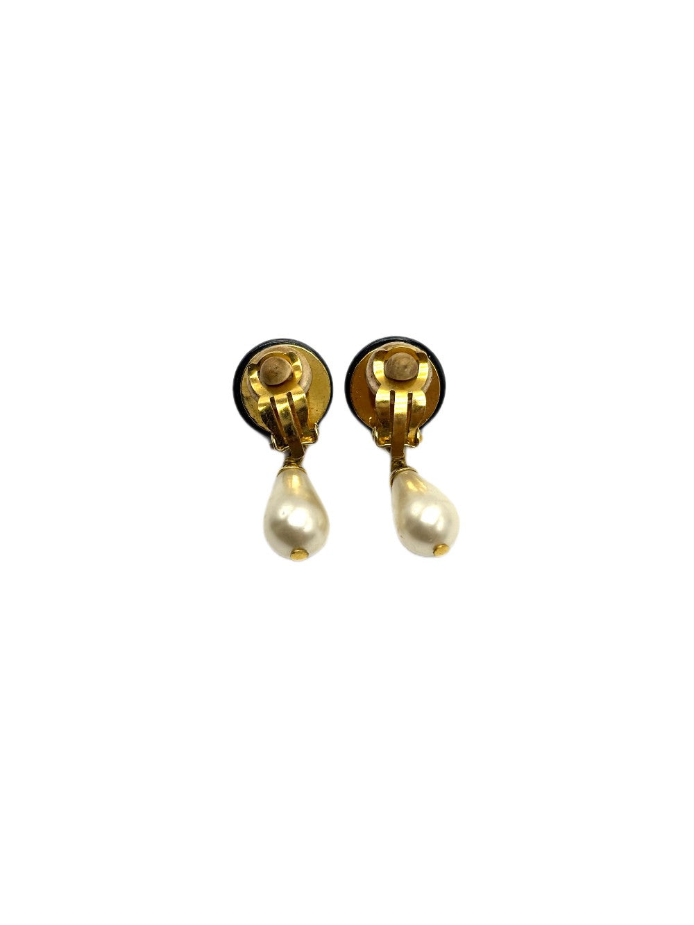Preowned. Chanel Vintage Faux Pearl Drop Clip On Earrings YG|17135