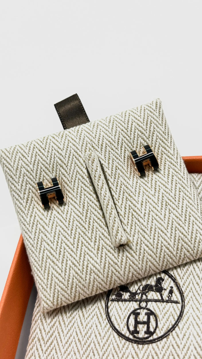Brand New. Hermes H Pop Earrings Black|8738