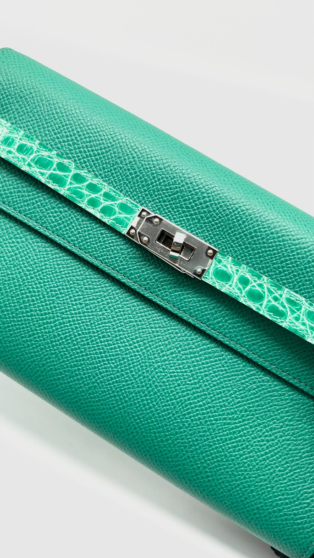 Preowned. Hermes Kelly To Go Menthe Alligator Epsom PHW. UNN003IA|12993