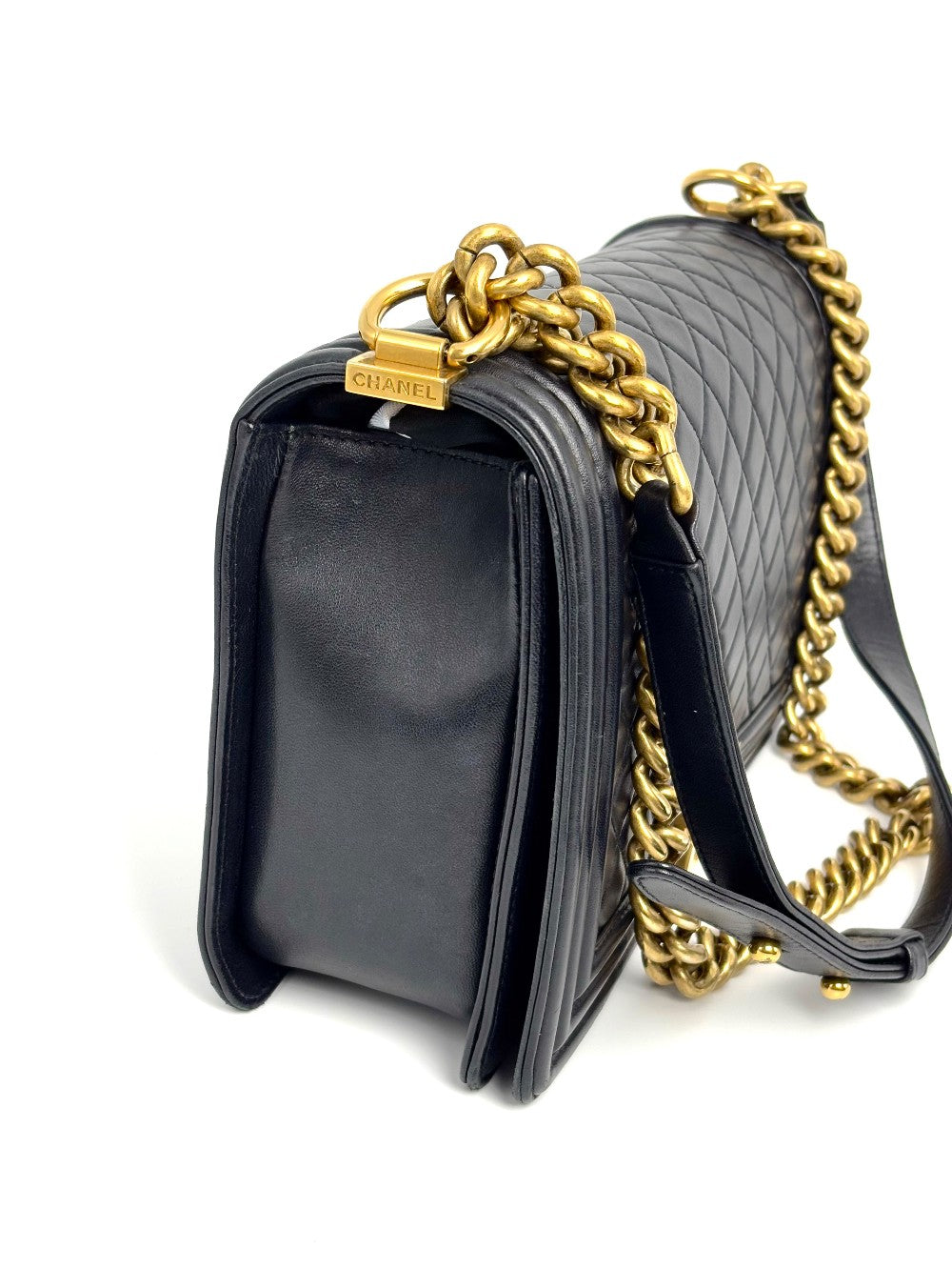 Preowned. Chanel Leboy New Medium Lambskin Black GHW. 21698415|8168