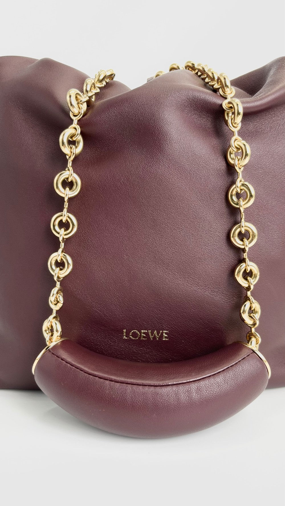 Preowned. Loewe Squeeze Medium Hobo Bag Dark Burgundy|4501