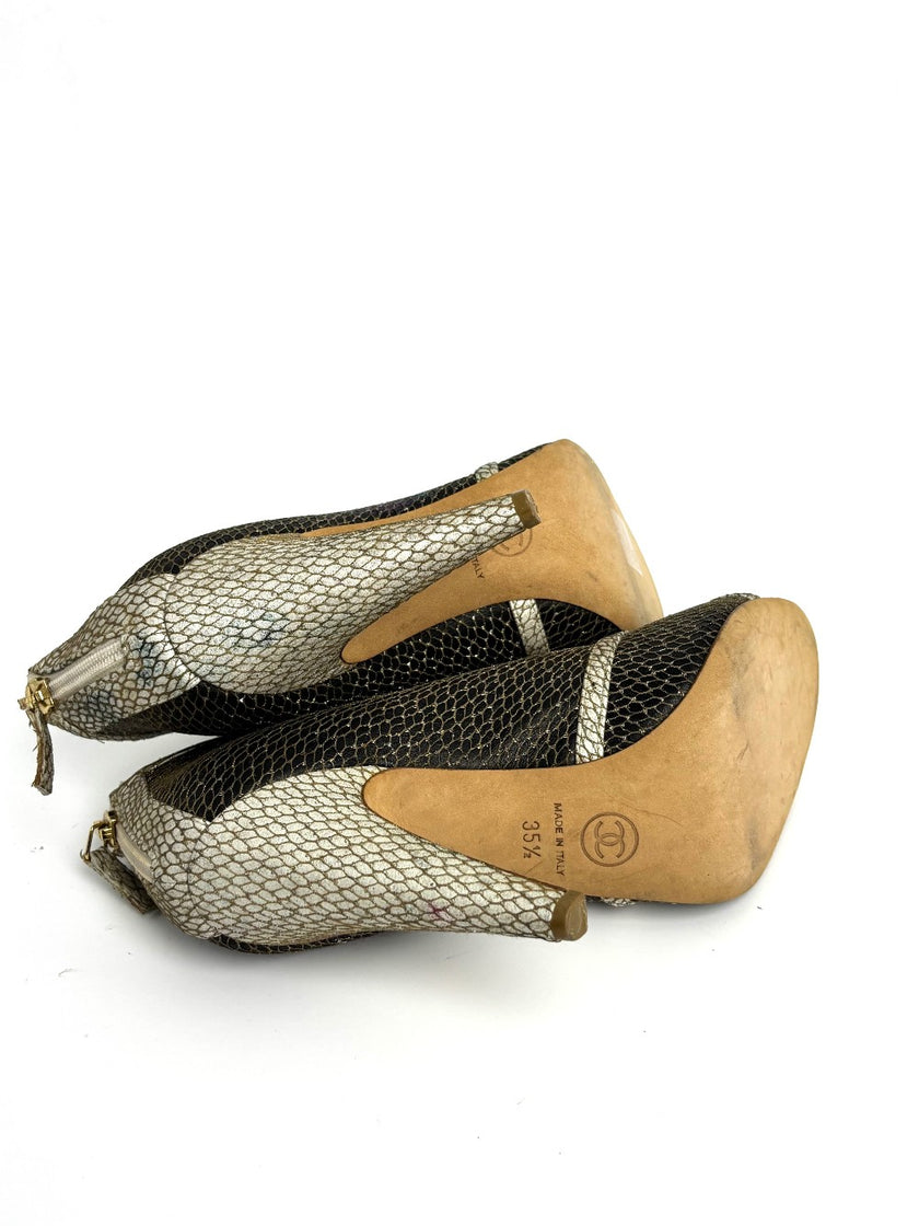 Brand New. Chanel Low Cut White. 35.5|10709