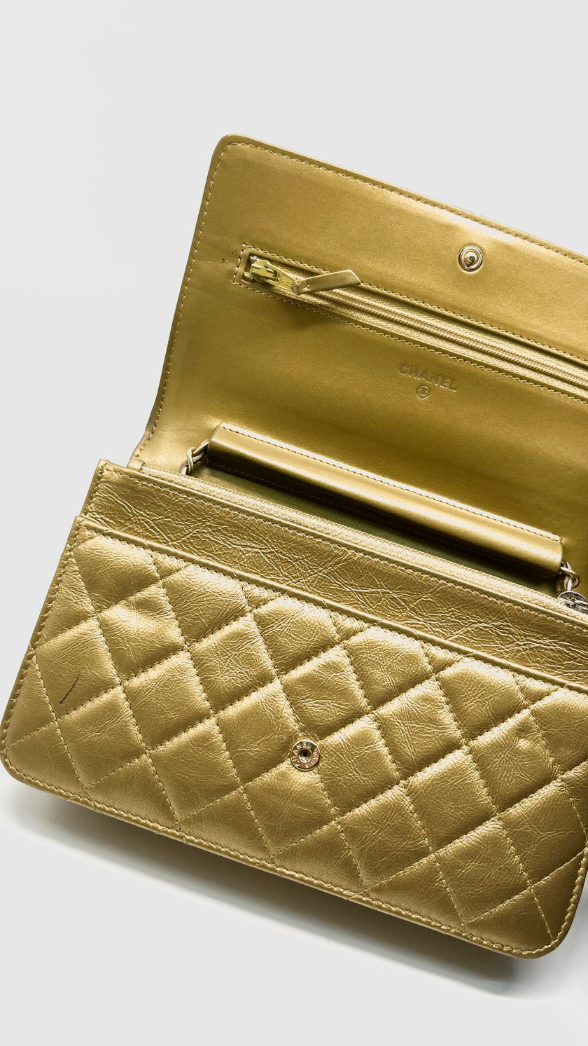Preowned. Chanel WOC Gold Calfskin GHW. 20058446|13872