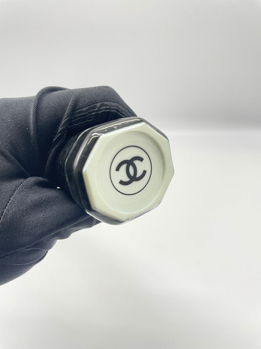 Brand New. Chanel Tennis Racket Black/White|10045