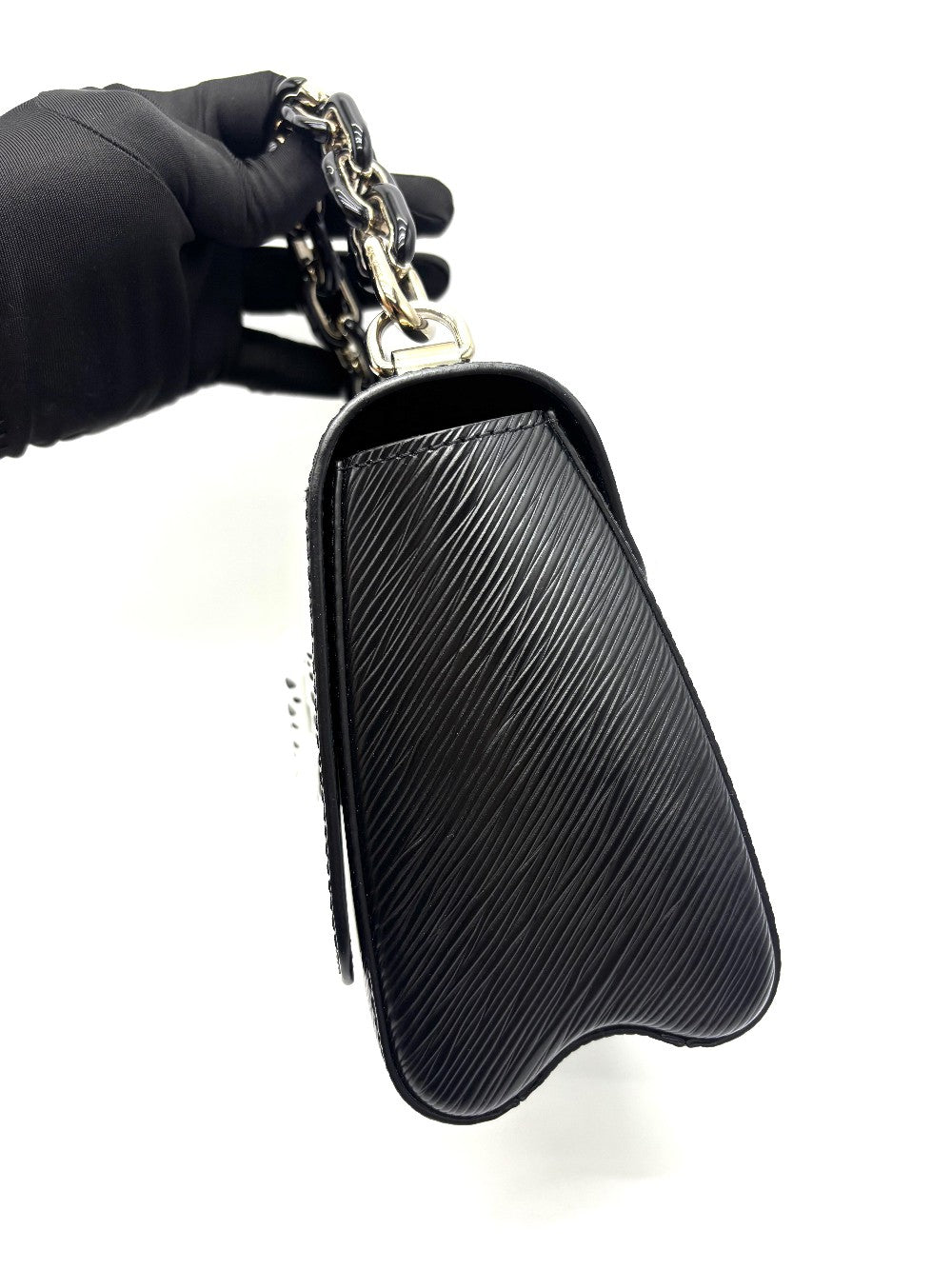 Brand New. LV Twist Yayoi Black/White PM|17677