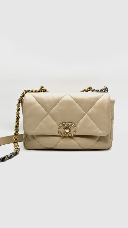 Preowned. Chanel C19 Small Beige Lambskin GHW/RHW,SHW. P724TT3|16070