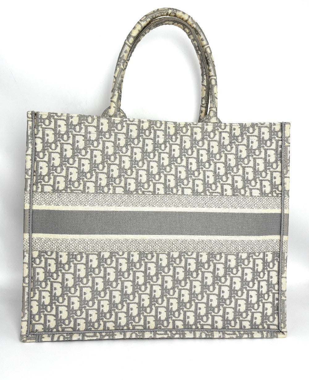 Brand New. Dior Book Tote Medium Oblique. 50MA1222|12472