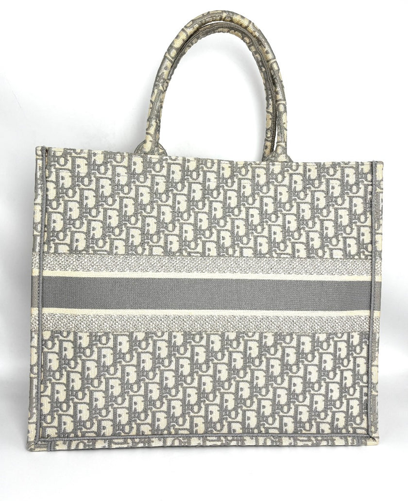 Brand New. Dior Book Tote Medium Oblique. 50MA1222|12472