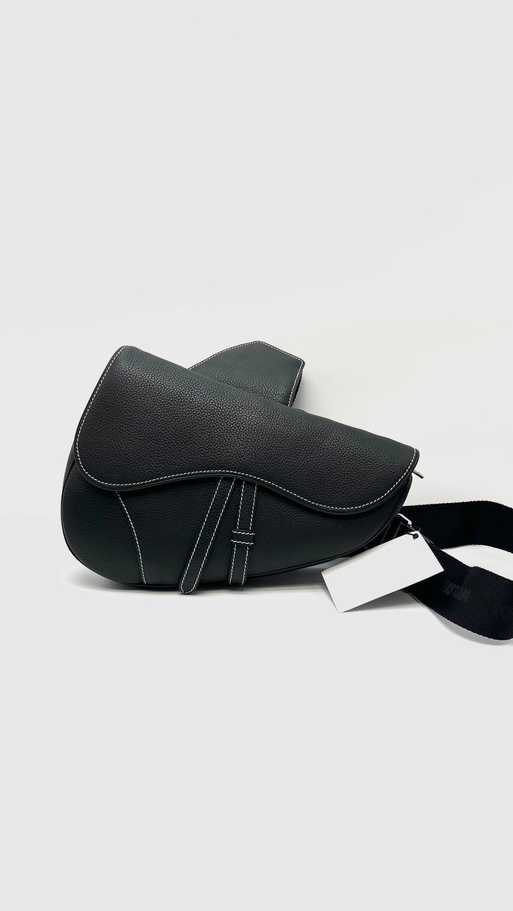 Like New. Dior Saddle Grained Calfskin Black for Men. 11-BO-1211|16426
