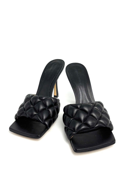Brand New. Bottega Low Heel Black. 39|8317