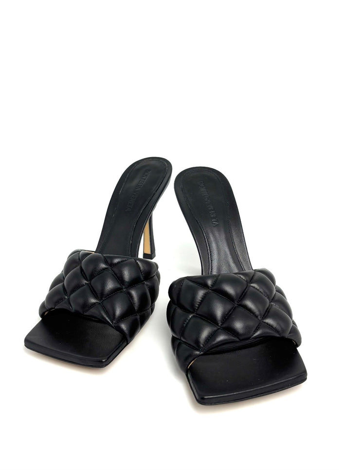 Brand New. Bottega Low Heel Black. 39|8317
