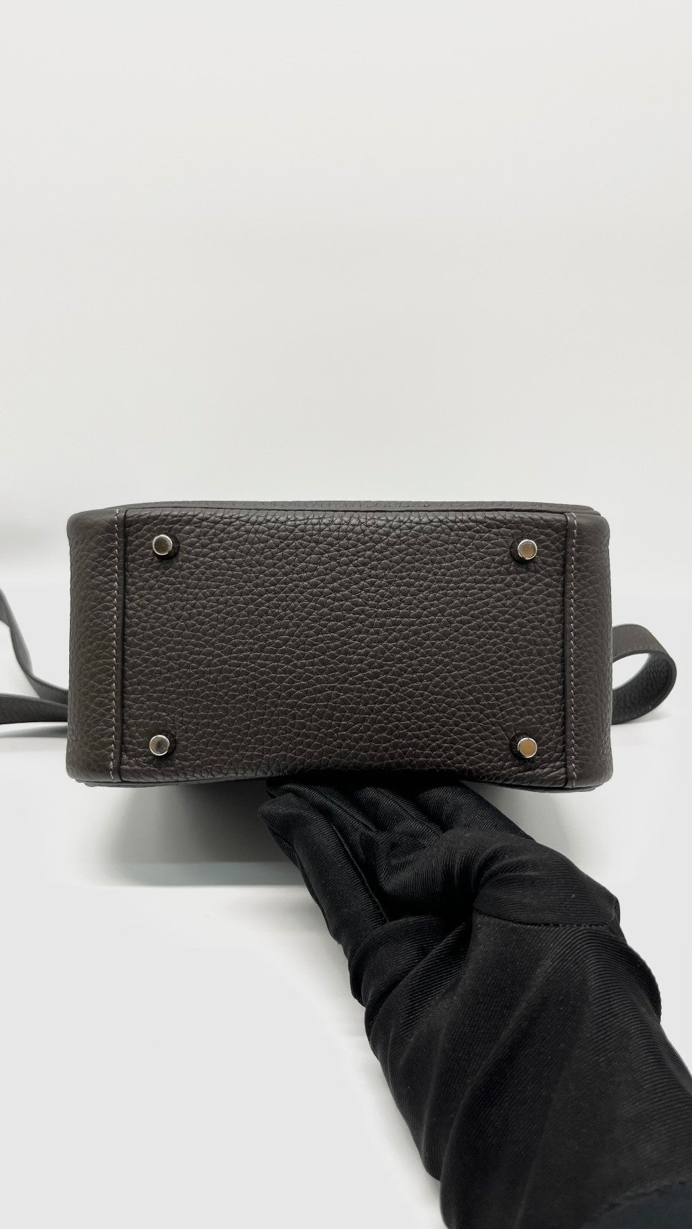 Like New. Hermes Mini Lindy Togo Ebene PHW. DCT382NN|13040