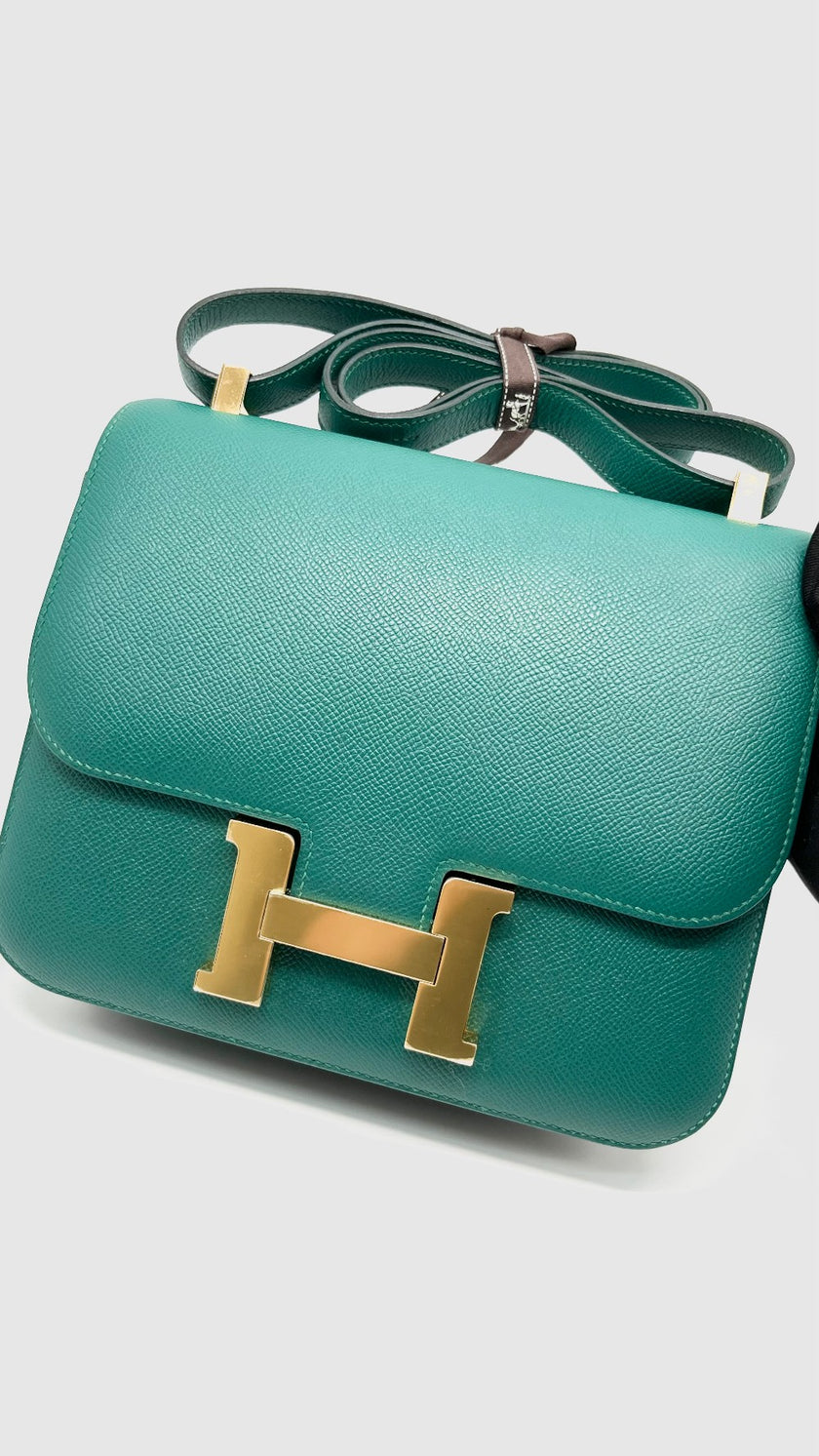 Like New. Hermes Constance 24 Malachite Epsom GHW. AST108FZ|14519