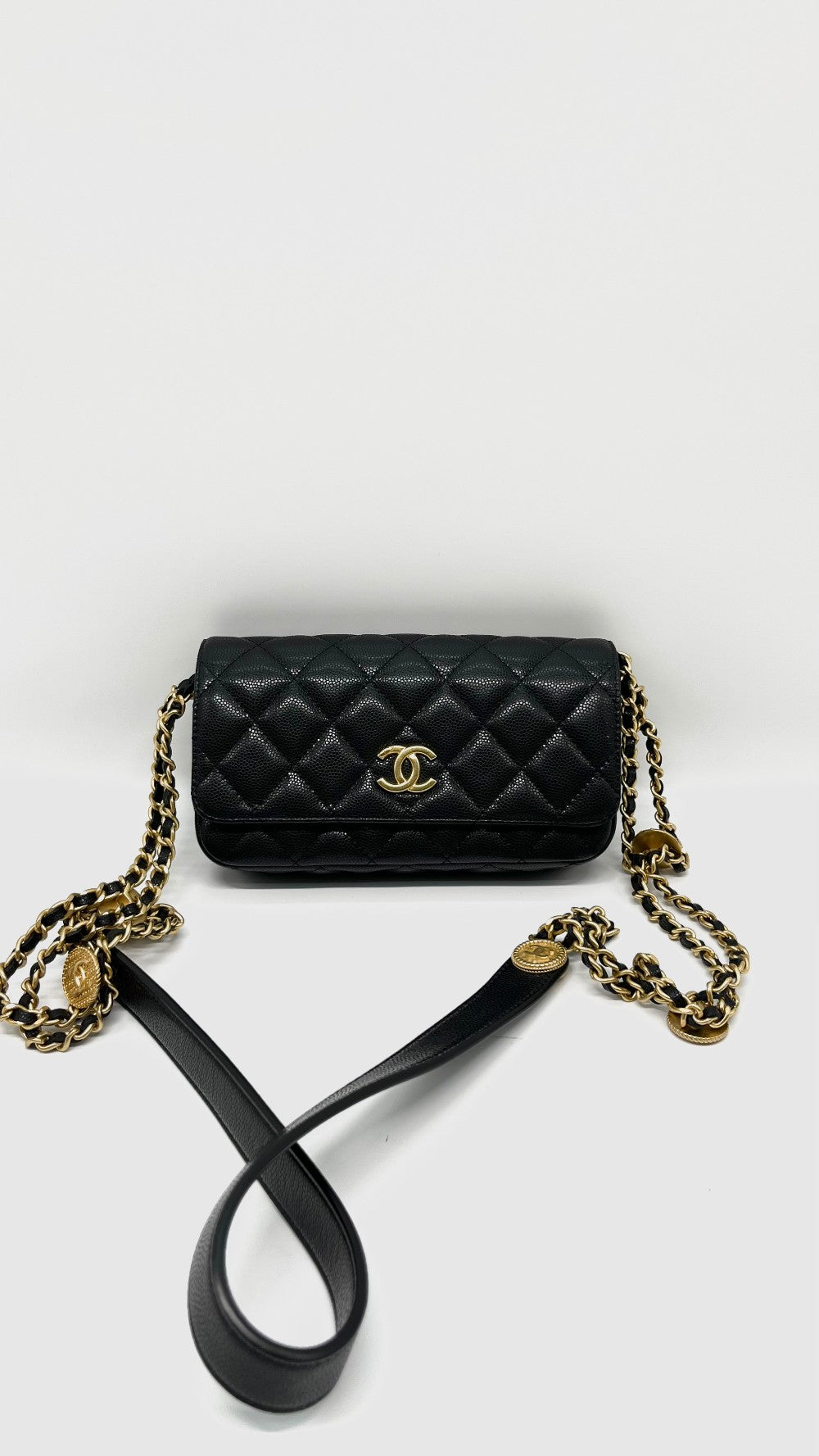 Preowned. Chanel Mini WOC Flap Black Caviar GHW. G1G215E4|13024