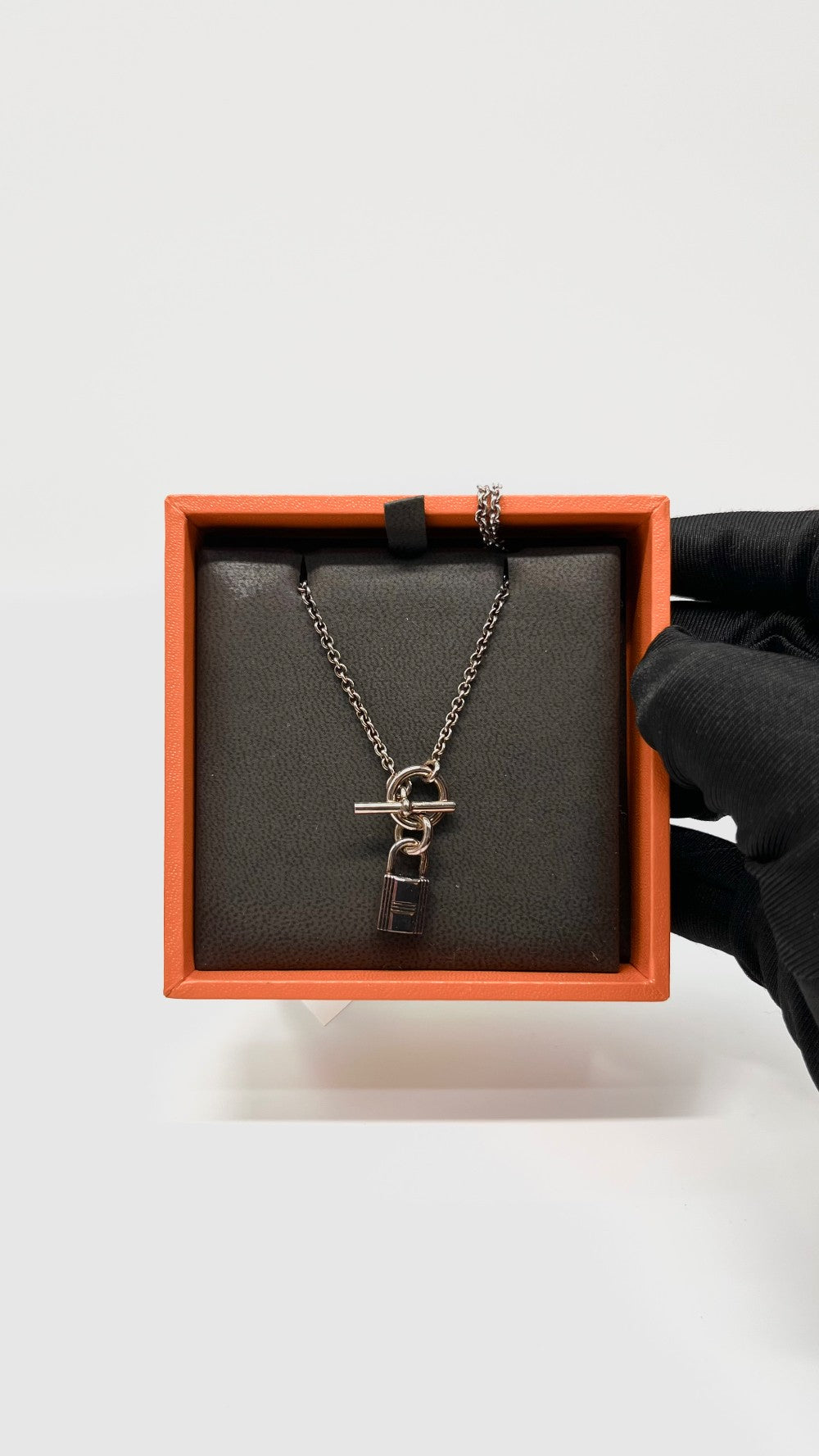 Brand New. Hermes Cadenas Kelly Necklace PHW|9377
