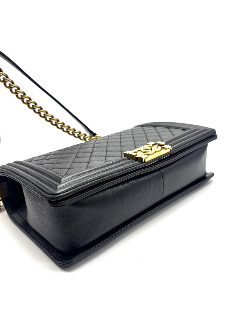 Preowned. Chanel Leboy New Medium Black Lambskin GHW. 21698415|17076