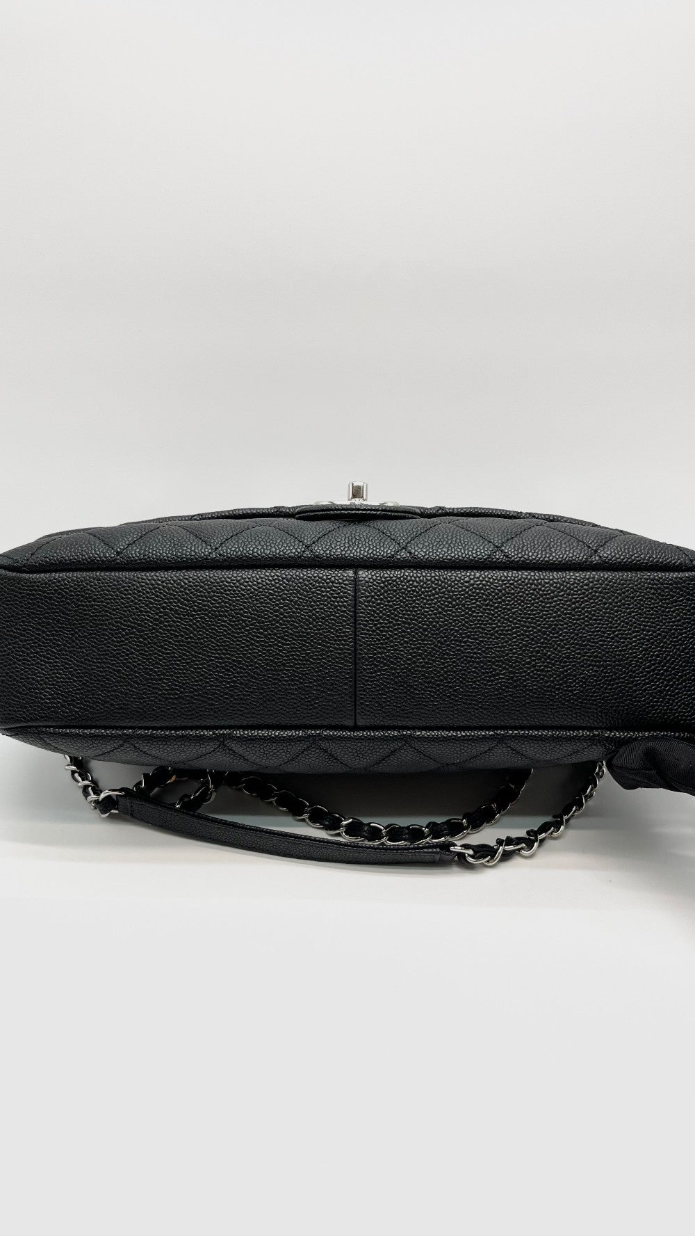 Preowned. Chanel Easy Flap Black Caviar SHW. 17883048|16450