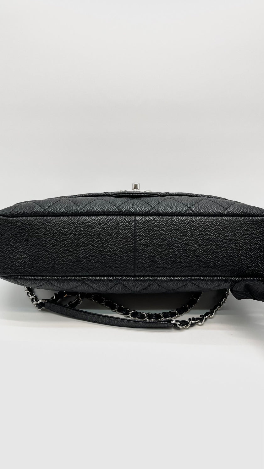 Preowned. Chanel Easy Flap Black Caviar SHW. 17883048|16450