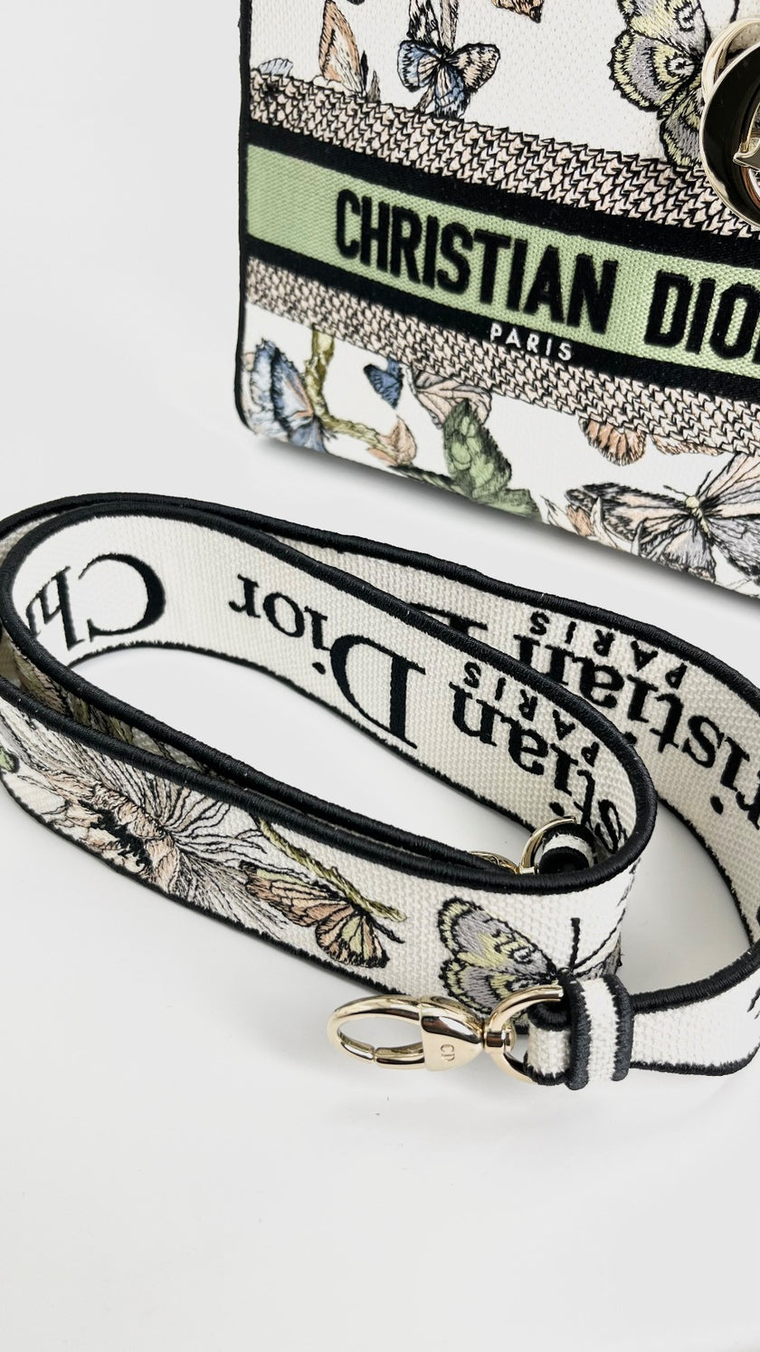 Brand New. Lady Dior D-lite Medium. 50-MA-0283|4429