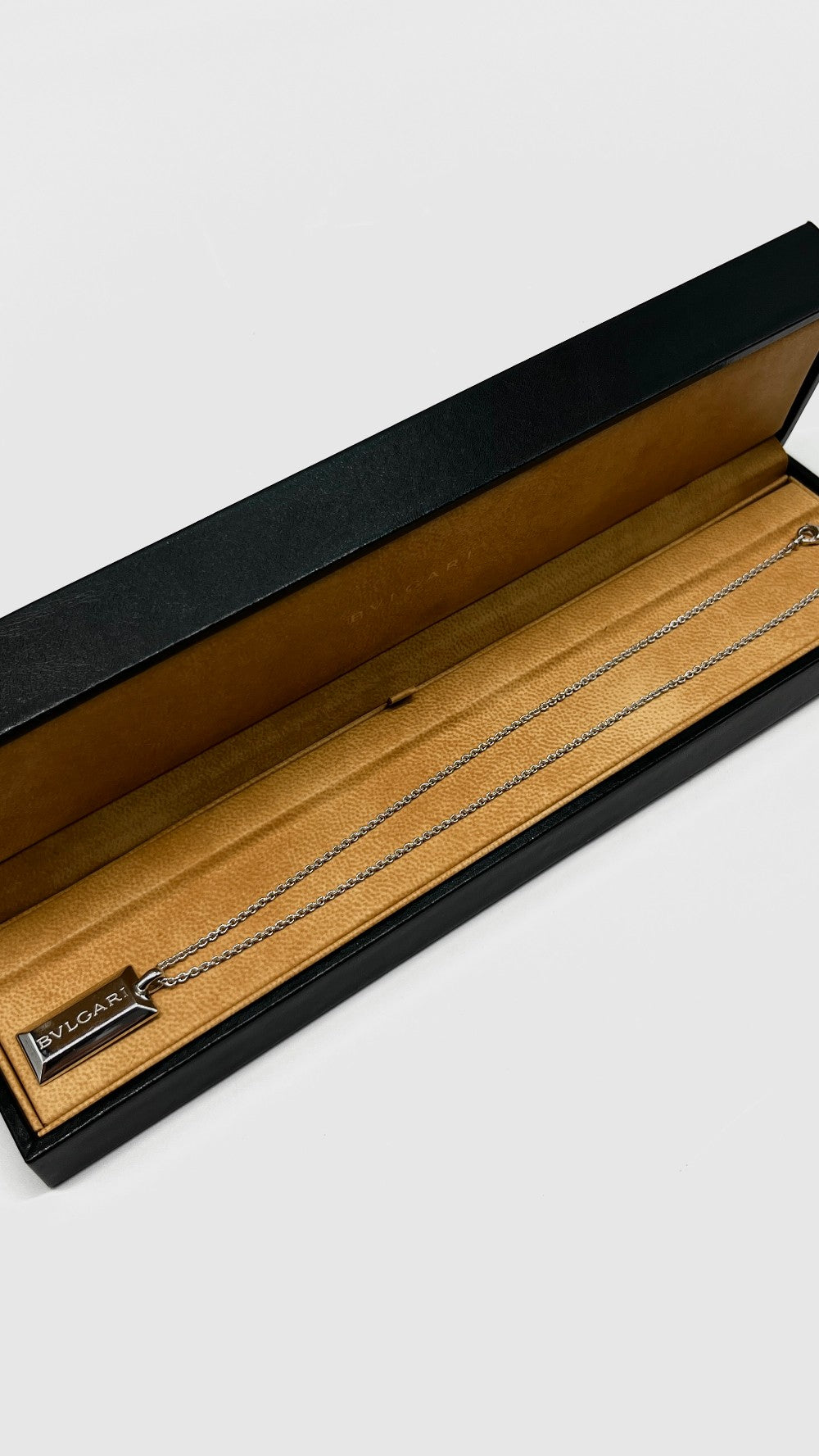 Preowned. Bvlgari Ingot Bar Pendant Necklace WG 18K|11326