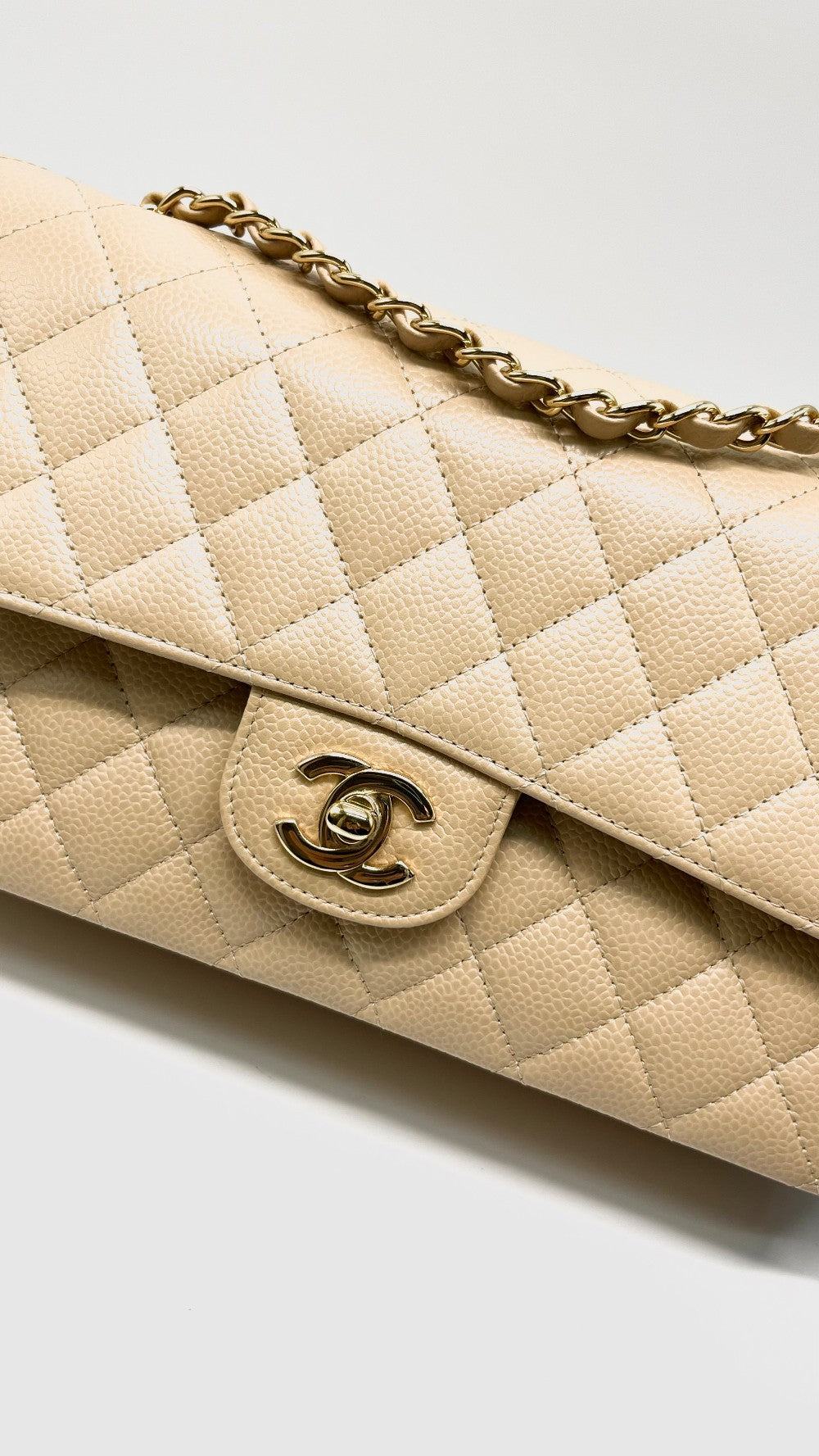 Like New. Chanel Medium Double Flap Caviar Beige GHW. U04NGEJ0|13129