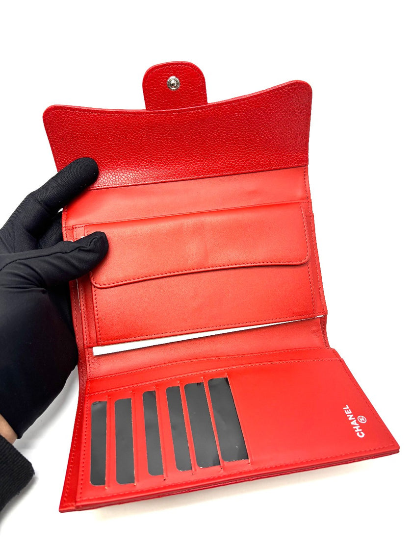 Preowned. Chanel Trifold Red Long Wallet Caviar SHW. 18732120|17974