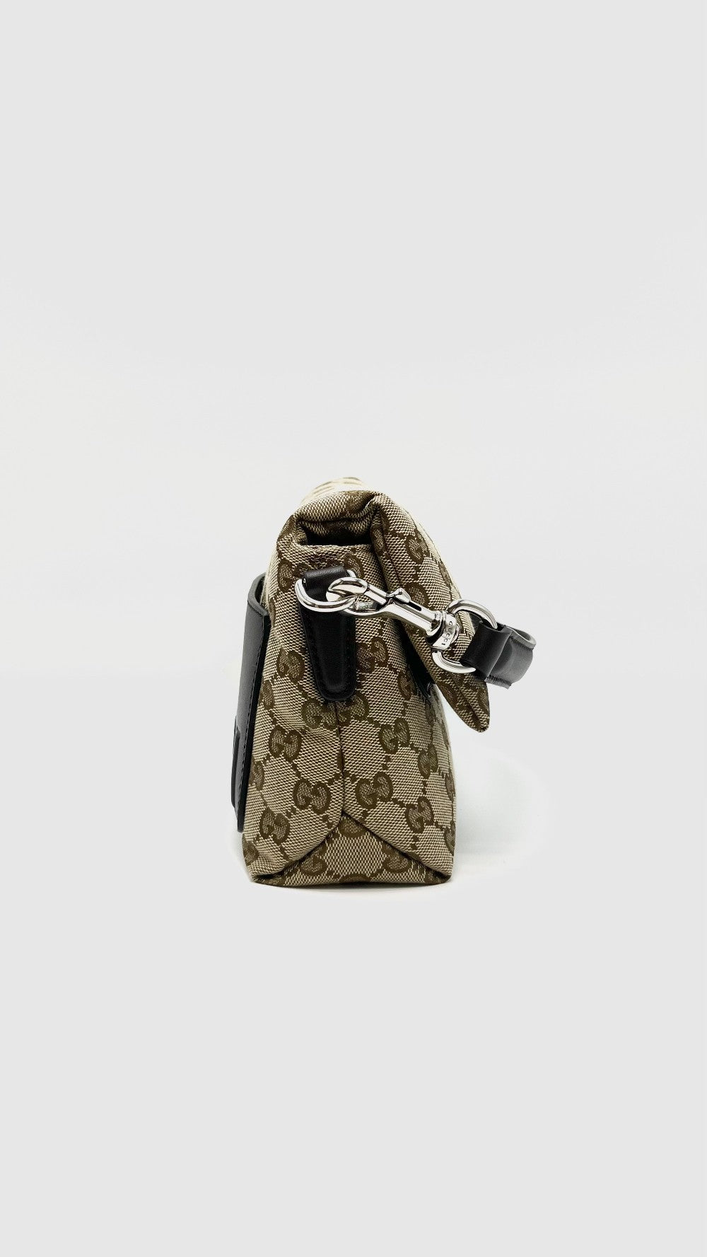 Like New. Gucci GG Canvas Small Crossbody Bag. F04364117|16416