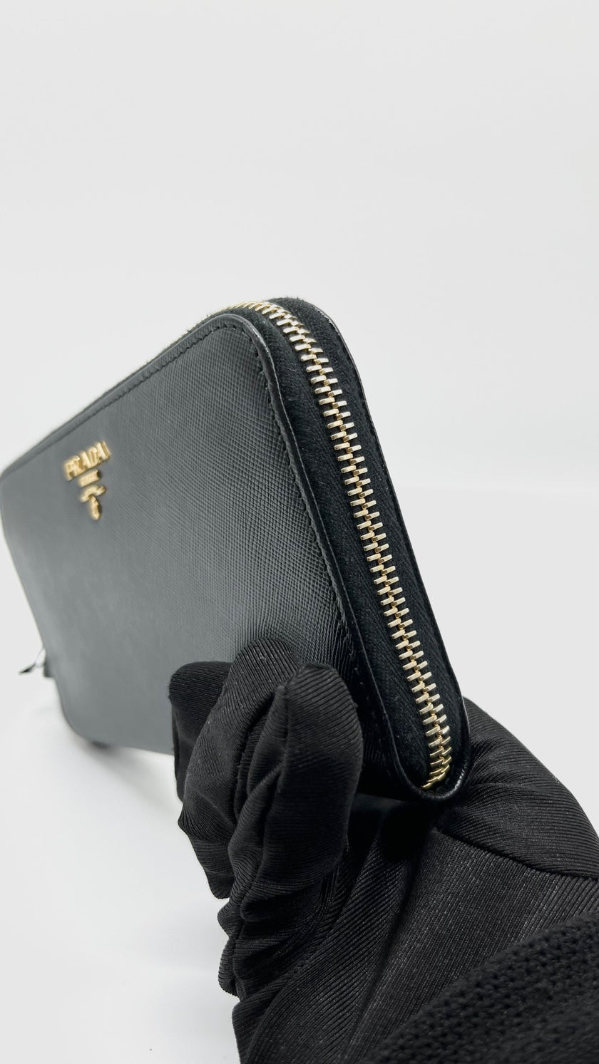 Preowned. Prada Long Zippy Wallet Saffiano Black GHW|5575