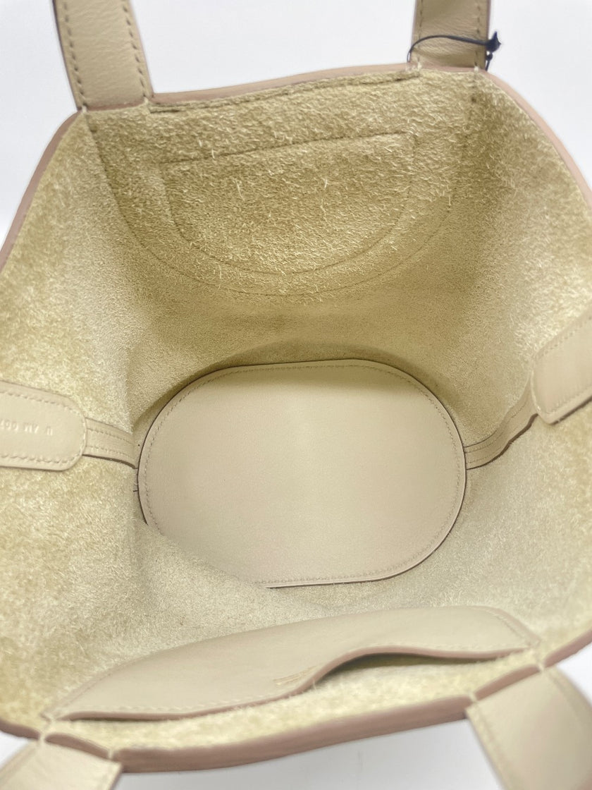 Like New. Hermes In The Loop 18 Clemence Beton GHW. UAM007UH|9126