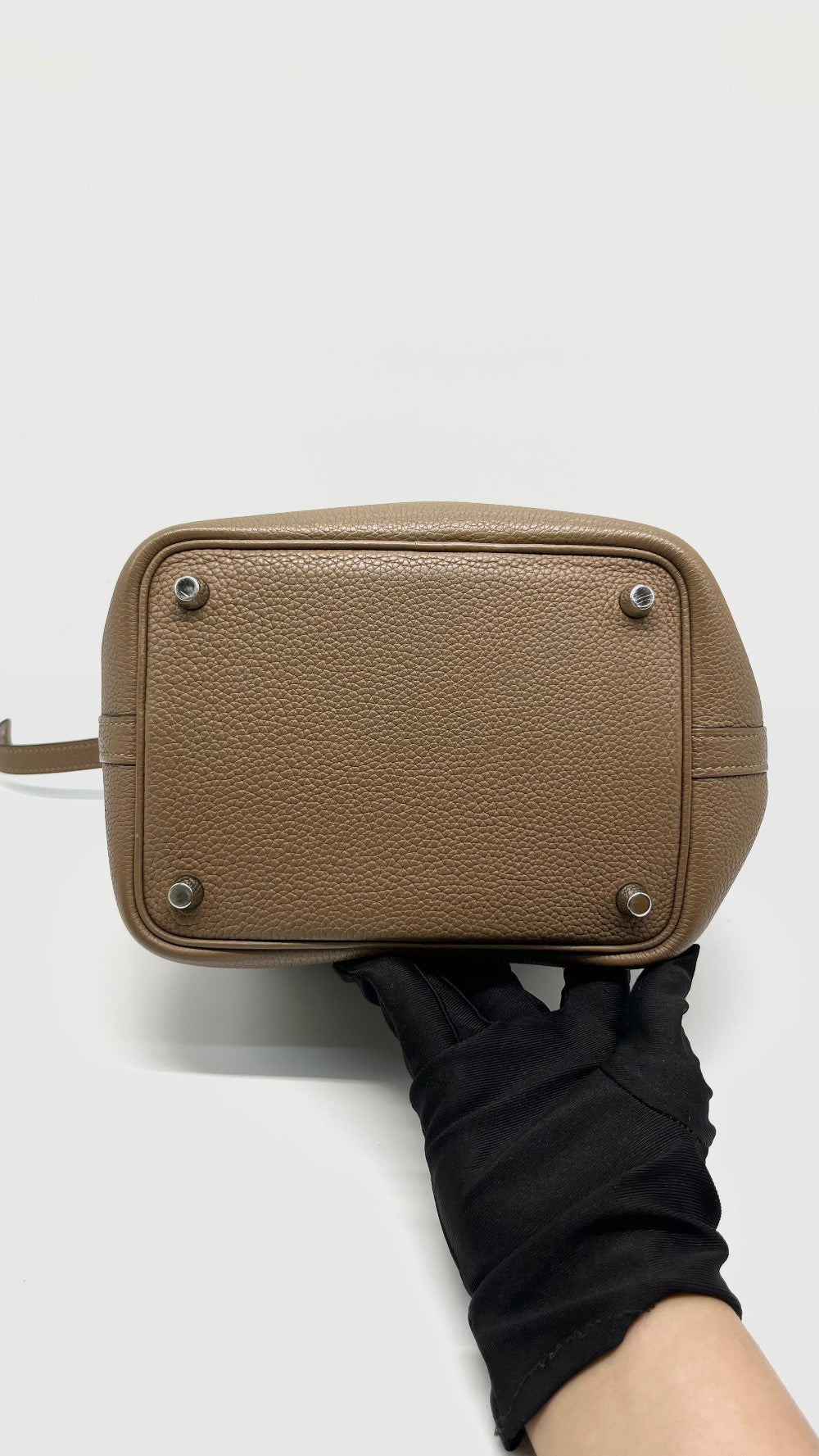 Preowned. Hermes Picotin 18 Beige De Weimar Togo PHW. YIT009AC|14291