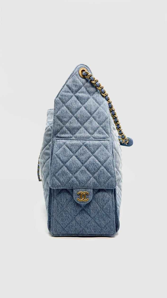 Preowned. Chanel C25 Denim Medium GHW. J3A6PC80|16226