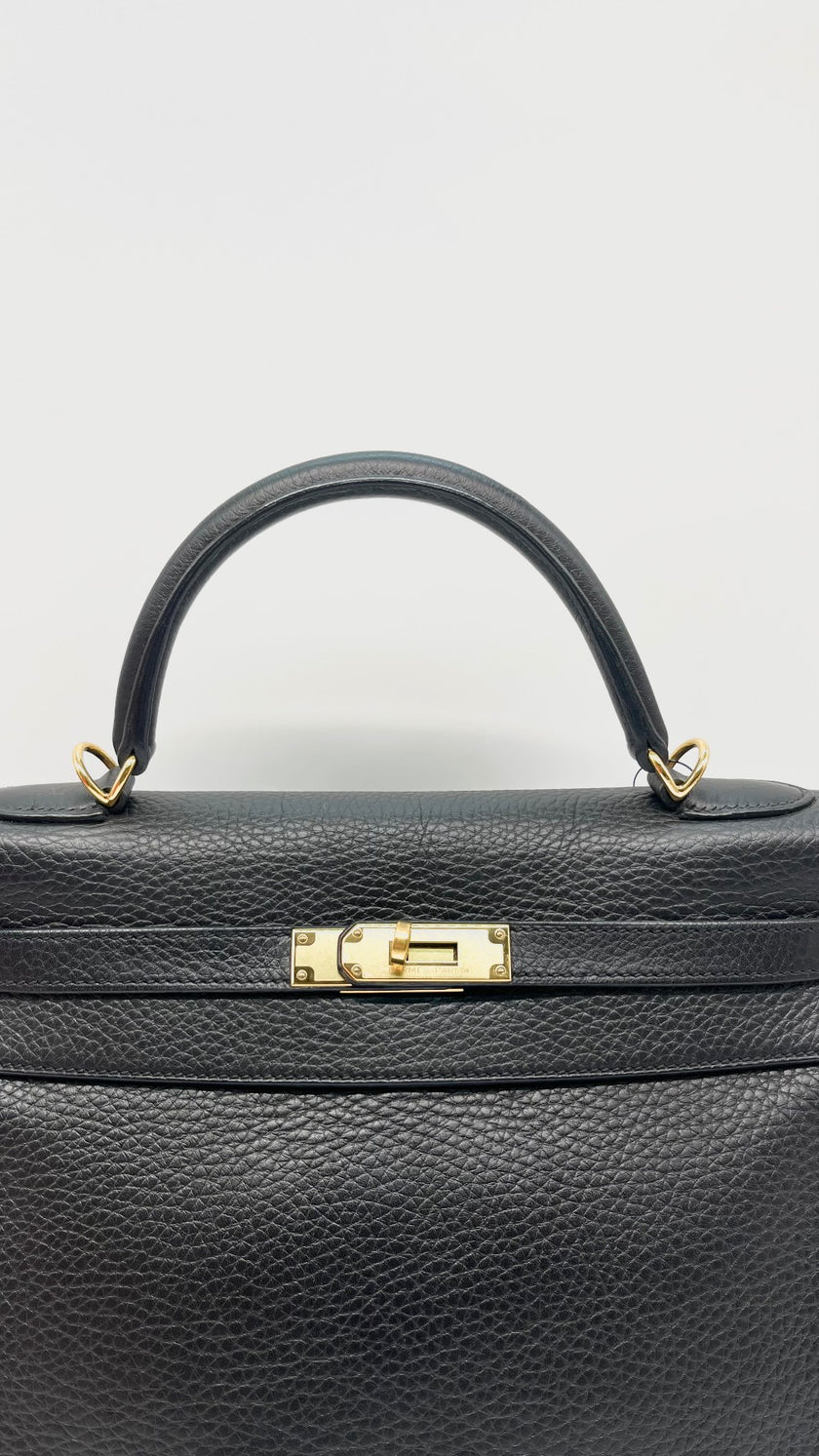 Preowned. Hermes Kelly 32 Black Clemence GHW. Square QMI48|14667