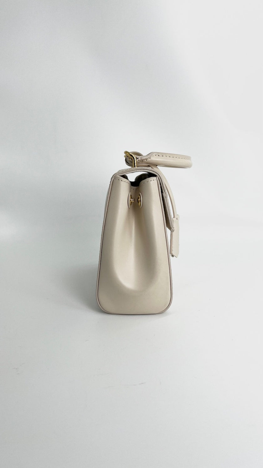 Preowned. LV Clunny Epi White Mini. Microchip|4813