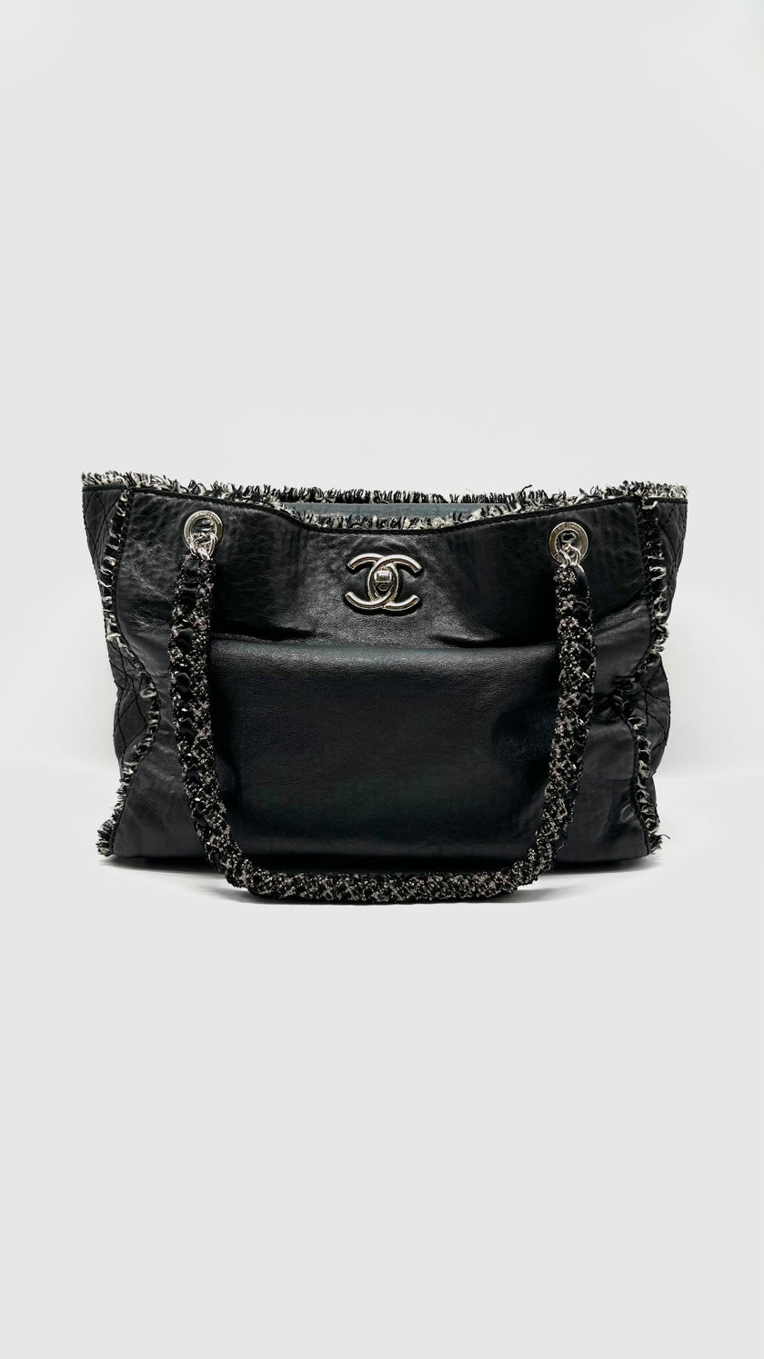 Preowned. Chanel Glazed Tweed Shopping Tote Large Calf SHW. 13122253|9874