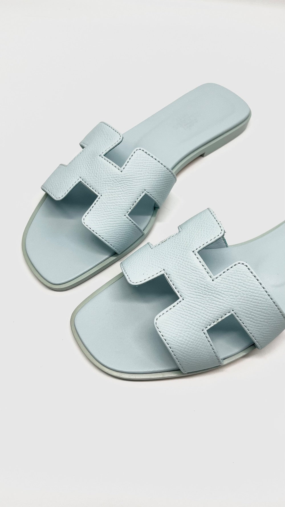 Brand New. Hermes Oran Light Blue. 37|13947